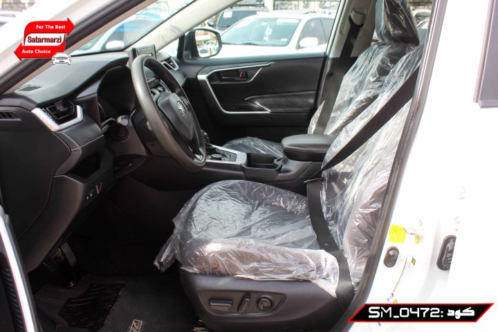 8 Toyota RAV4 ( LE ) Hybrid 2020