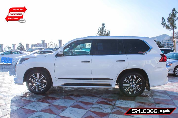 8 Lexus ( LX570 )