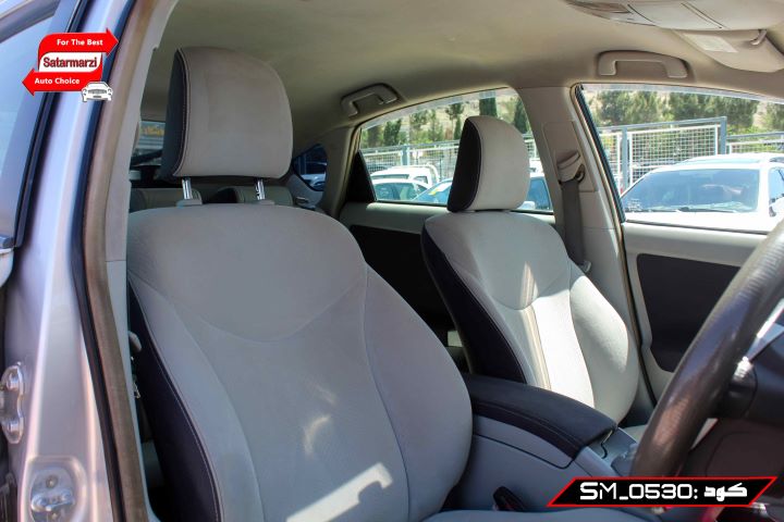8 Toyota Prius 2011