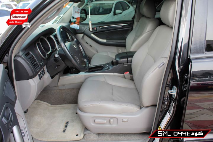 8 Toyota 4Runner ( Limited ) 2008