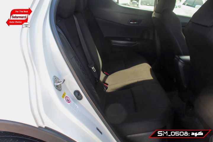 9 Toyota C-HR ( LE ) 2019